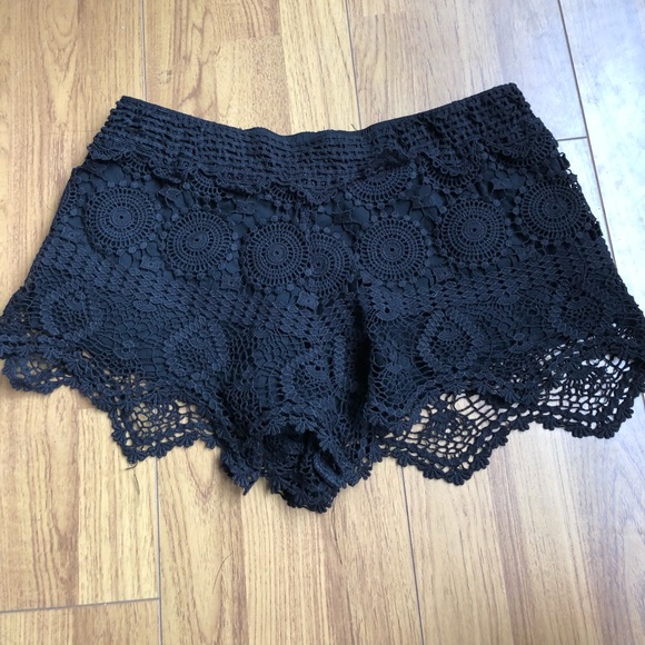 LF Pants - Super cute black knit shorts
